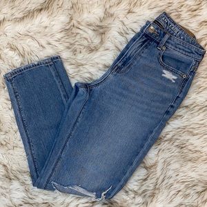 American Eagle Jeans Distressed Mom Jeans  High Rise size 0 Regular